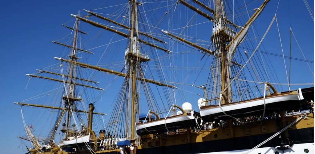 La nave scuola Palinuro sosterà nel porto di Palermo in occasione del 399° Festino in onore di Santa Rosalia.

Leggi qui -----&gt; bit.ly/44mjVye

#NaveScuolaPalinuro #FestinoPalermo #SantaRosalia
#Palermo399 #TradizioneMarinaresca #CulturaNavale