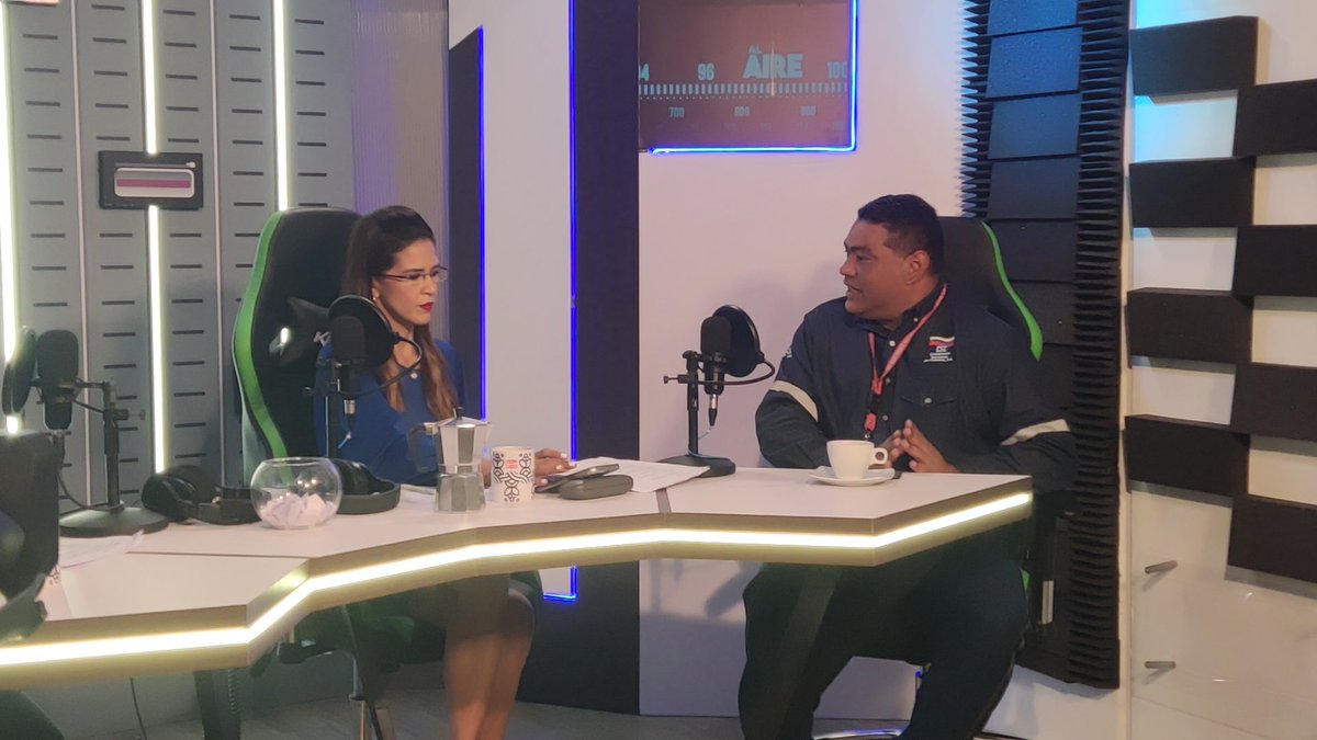 Funtbcac_Cem's tweet photo. #12Jul El Sec. Gral. De @Funtbcac_Cem @josejavierval14 participó este miércoles en el programa Al Aire transmitido por @VTVcanal8 dónde abordó temas relevantes de nuestra industria.
#LaPoesíaNosUne
#ProducirEsVencer
@NicolasMaduro 
@Mtulio21 https://t.co/p7Tx7lT3wR