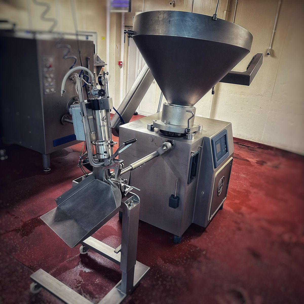 fruitpigcompany's tweet photo. A touch of nostalgia here. Found our first ‘stuffer’ hidden away. This beast was capable of a whole 5kg of mix in…in a period of arm-winding time. Contrast that with our 250kg Risco/TipperTie system which is a little faster. #blackpudding #haggis #whitepudding #hogspudding https://t.co/9abPFlB4qM