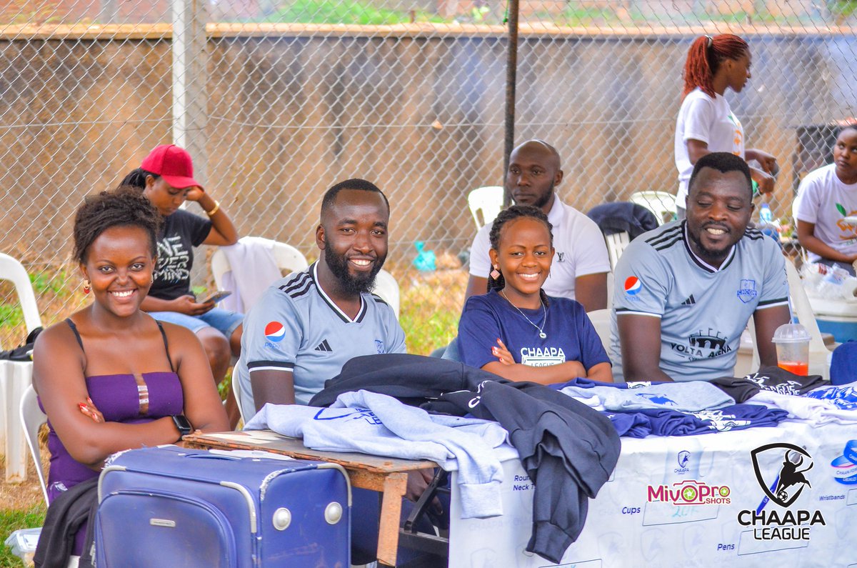 ChogmFc's tweet photo. It was all smiles 😊 during social hour as veteran defender @Martyn_M24 stole all the spotlight 🤝 https://t.co/Kbi5048Vox