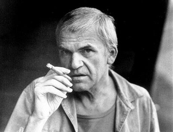 literlandweb1's tweet image. En homenaje a Milan Kundera, fallecido hoy a los 94 años. Descanse en paz: "Parece como si existiera en el cerebro una región totalmente específica, que podría denominarse memoria poética y que registrara aquello que nos ha conmovido, encantado, que ha hecho hermosa nuestra…