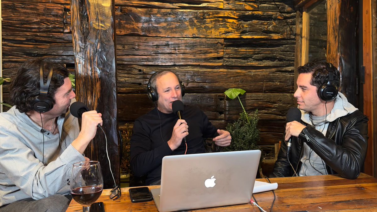 Tan solo un momento 
Capítulo 69 
<a href="/radiolaclave/">Radio La Clave</a> 
<a href="/guidolarson/">Guido Larson</a> <a href="/chechoapes/">Sergio Arriagada</a>