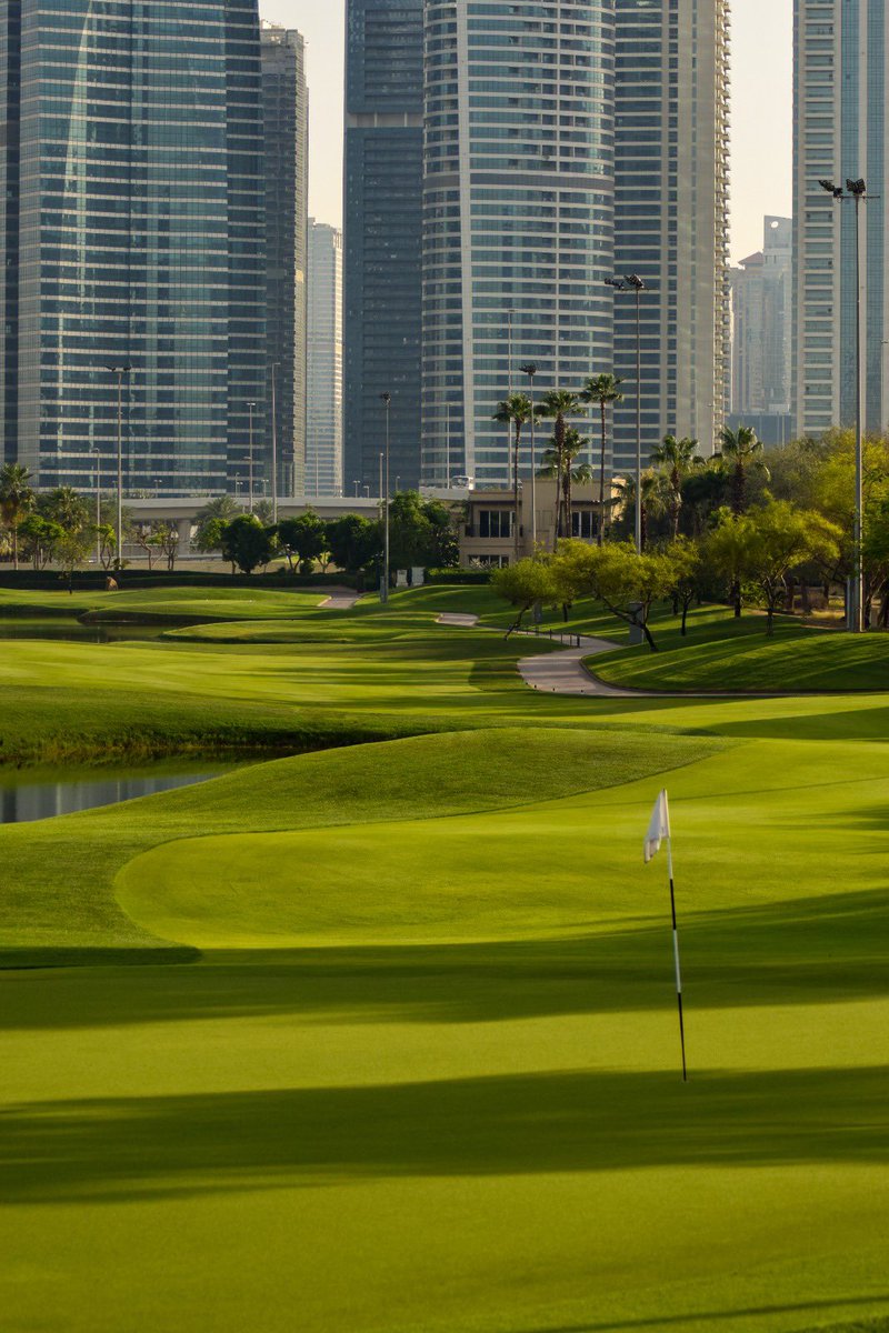 Guess the hole ⛳️🤔 How many of you have played on our course at least once? 🏌️‍♂️ #golf #emiratesgolfclub #EGC #Dubai #dubaigolf
