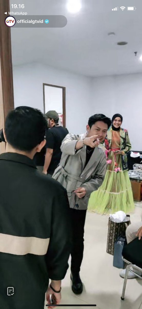 michicomeback's tweet photo. AHHHEEEY 🔫

#RonyAtVCCA2023
#SalmaAtVCCA2023 https://t.co/onLsN4Ip8n