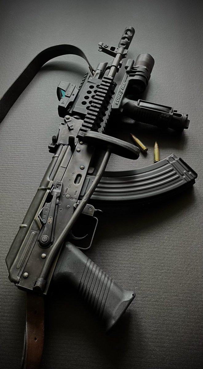 mileto_airsoft's tweet photo. やっぱり #AMD65 が1番好きだー😻
ということで、3本目😽
これ以上ない外装カスタム😼
#HAMMERS #DynamicStar
#Krebs #GUARDER
#SureFire #M910 #Seals https://t.co/NowIUNhih8