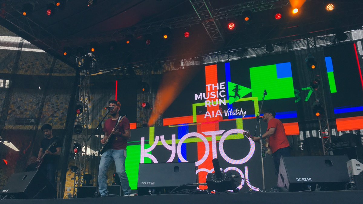 afznbkr's tweet photo. well, my wish came true i guess. 

dorg pernah perform kat SNBJ for Music Run 2017. ramai gila org, rasanya tak ramai yg tau KP but they really enjoyed KP sets. that proves KP engagement with crowds really great. 

performing on big stage, dlm stadium, puas hati. #KPOpensForMUSE https://t.co/ELa3I2zoWh