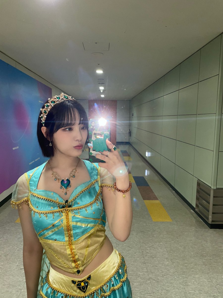 Billlieofficial's tweet photo. [#문수아] 잊지 말자 행복은 늘 가까이에 있었다 ◡̈ ༘ *

#Billlie_Letter https://t.co/oeWV7eOhRa