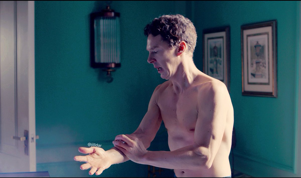 HOT outside so need to take off the clothes to cool down a bit!
Sorry if I make you feel HOTTER, it’s my bad😜😁
#BenedictCumberbatch