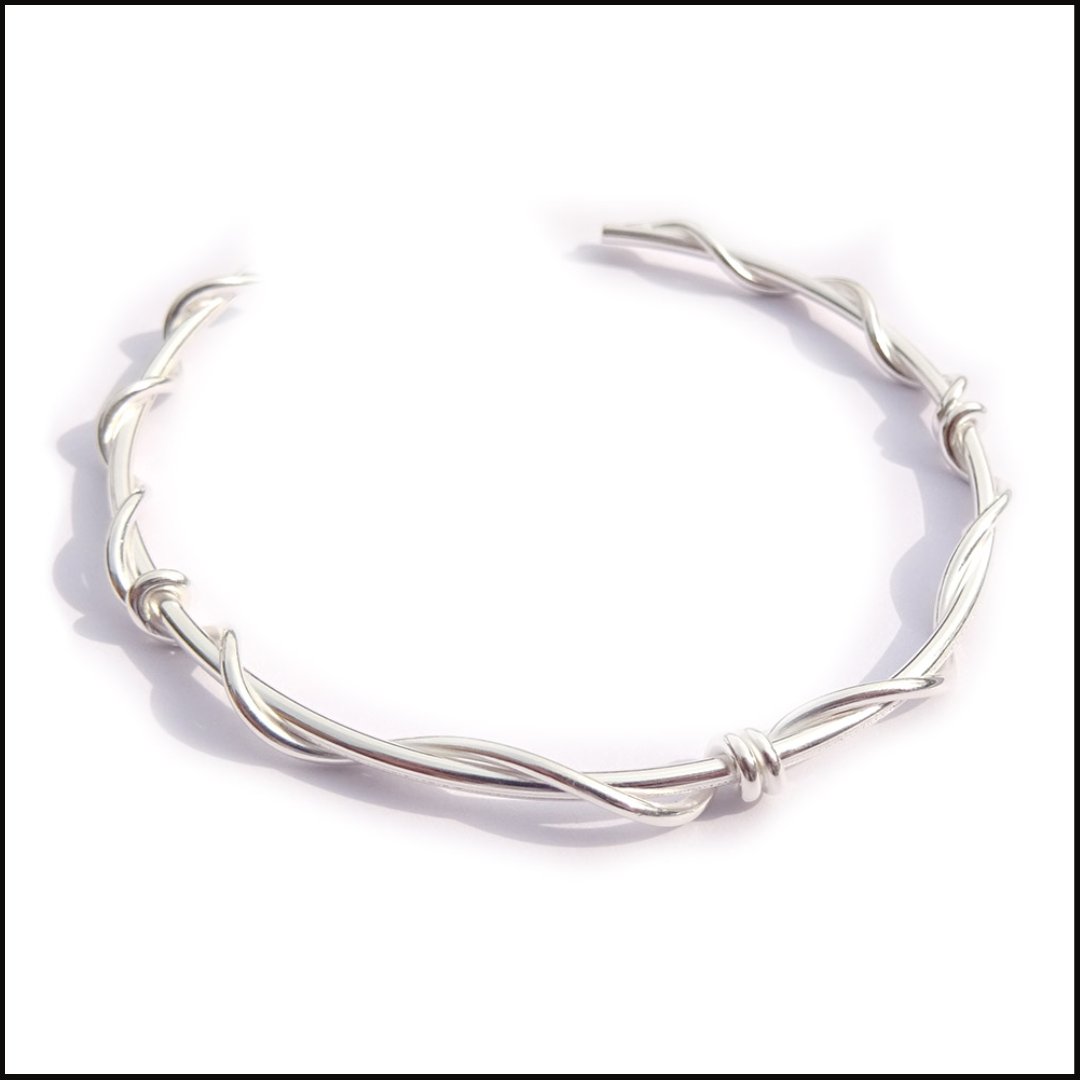 mycharmingme's tweet photo. DETAIL - The difference between average and stunning 💫
15% All full priced sterling silver pieces in our Summer Sale.
Click link in bio for details.
#jewellery #ShopMyCloset #MentalHealthMatters #sterlingsilver #Wimbledon #BankofEngland #donkey https://t.co/WxsRHAYBLb