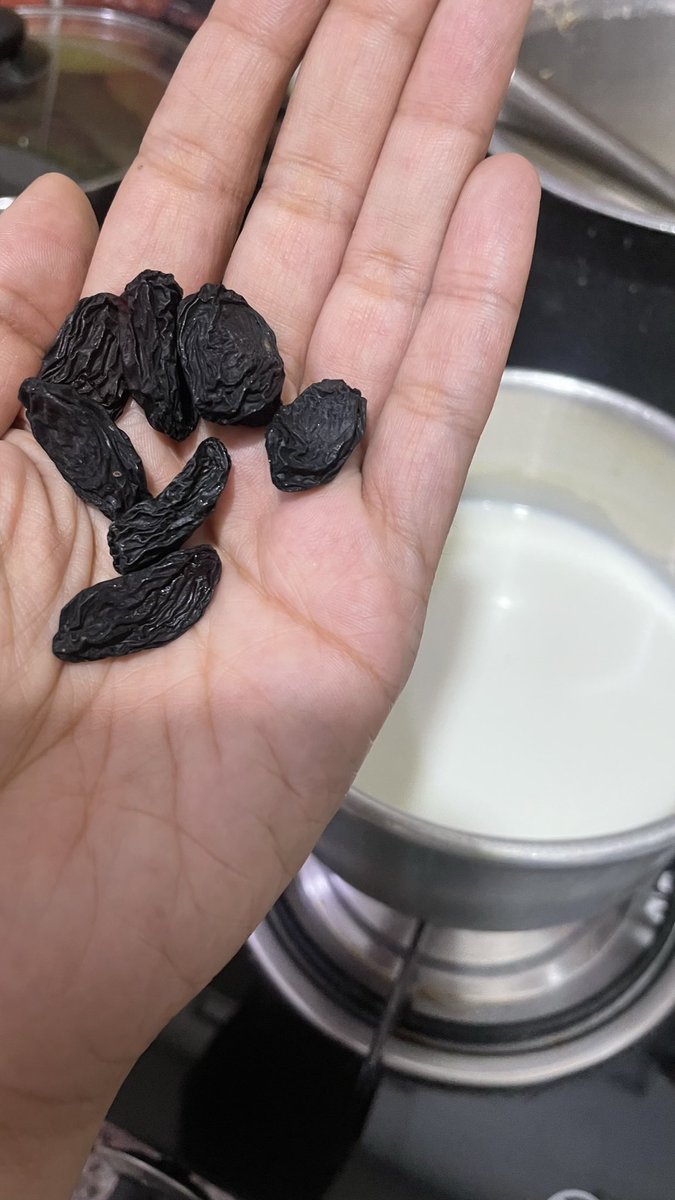 as_aaina's tweet photo. 💯‼️My secret remedy for Bloating &amp; Constipation ➡️

✅Milk. While consuming too many dairy products actually leads to constipation, it can also help relieve it. Consider drinking one cup of warm milk to enhance bowel movement. You can also add ghee or raisins to it. https://t.co/UKOyhG5dXa
