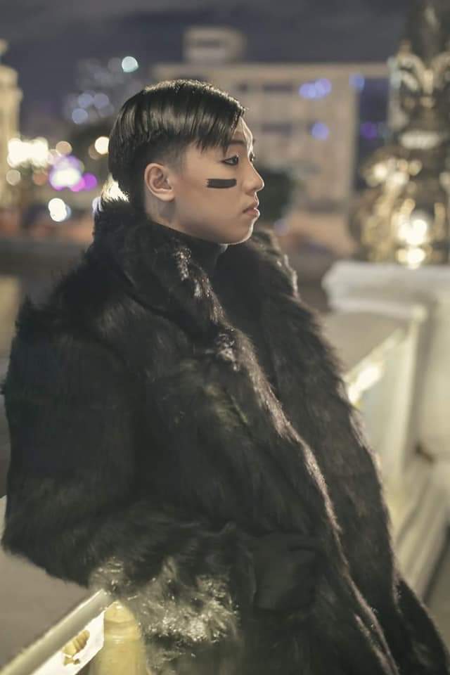 clifforddaing's tweet photo. PARISIAN en VOGUE

Designer |  Clifford A Daing 
Photog    l  Vince Corpuz
Make Up I  Kit Ramirez Gozon
Hair.        I  Rudy Evengelista
Models   |  Daniel Y. Yoo 

#clifforddaing
#cliffd
#cliffdcreations 
#glamthatway 
#pinoy
#phillipines🇵🇭 
#filipinodesigner 
#asiandesigner https://t.co/v20WtchNHq
