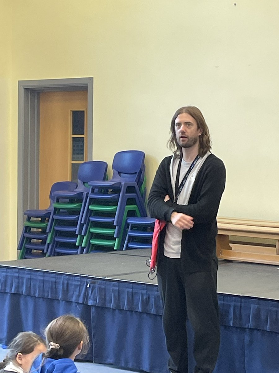 bawelps's tweet photo. Great visit from Laurence our community librarian this morning to share the Summer Reading Challenge. Read just 6 books over the summer to win a medal, stickers and certificate. #LoveReading #VisitYourLocalLibrary @RhymneyLibrary https://t.co/K1CaXhPqZ6