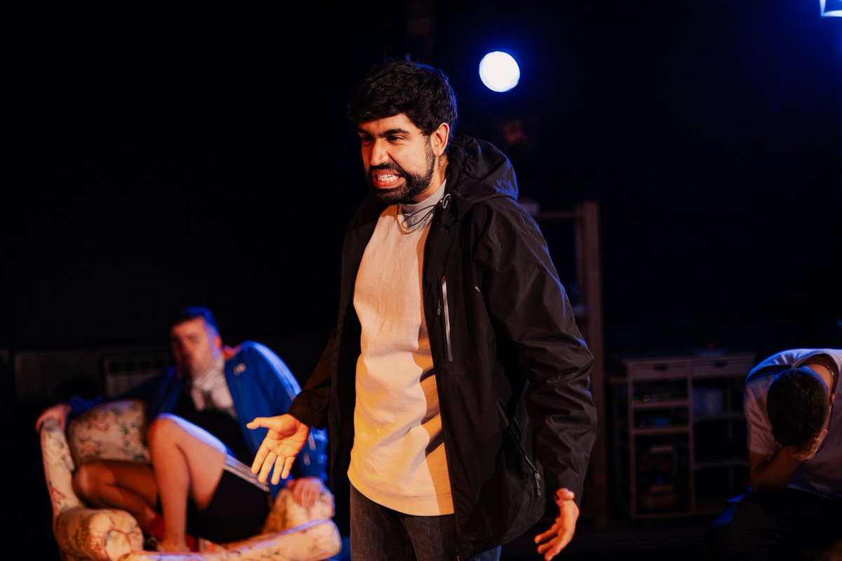 badladzplay1's tweet photo. WE'RE OPEN!! And look at these fantastic production shots from @_he_photo 📸

We're ALMOST SOLD OUT tonight so don't miss your chance to grab a ticket. Sick that

https://t.co/1gMjNfxQng

@NewWimbTheatre @NewWimbStudio @PlattProducer 
#badladz #comedy #newwriting #pigeon https://t.co/dMLnoMV8FW