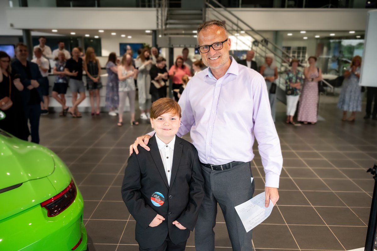 Ladies and gentlemen we present to you the stupendous prize winners from our art event...what a talented group of people!🙌 🎨