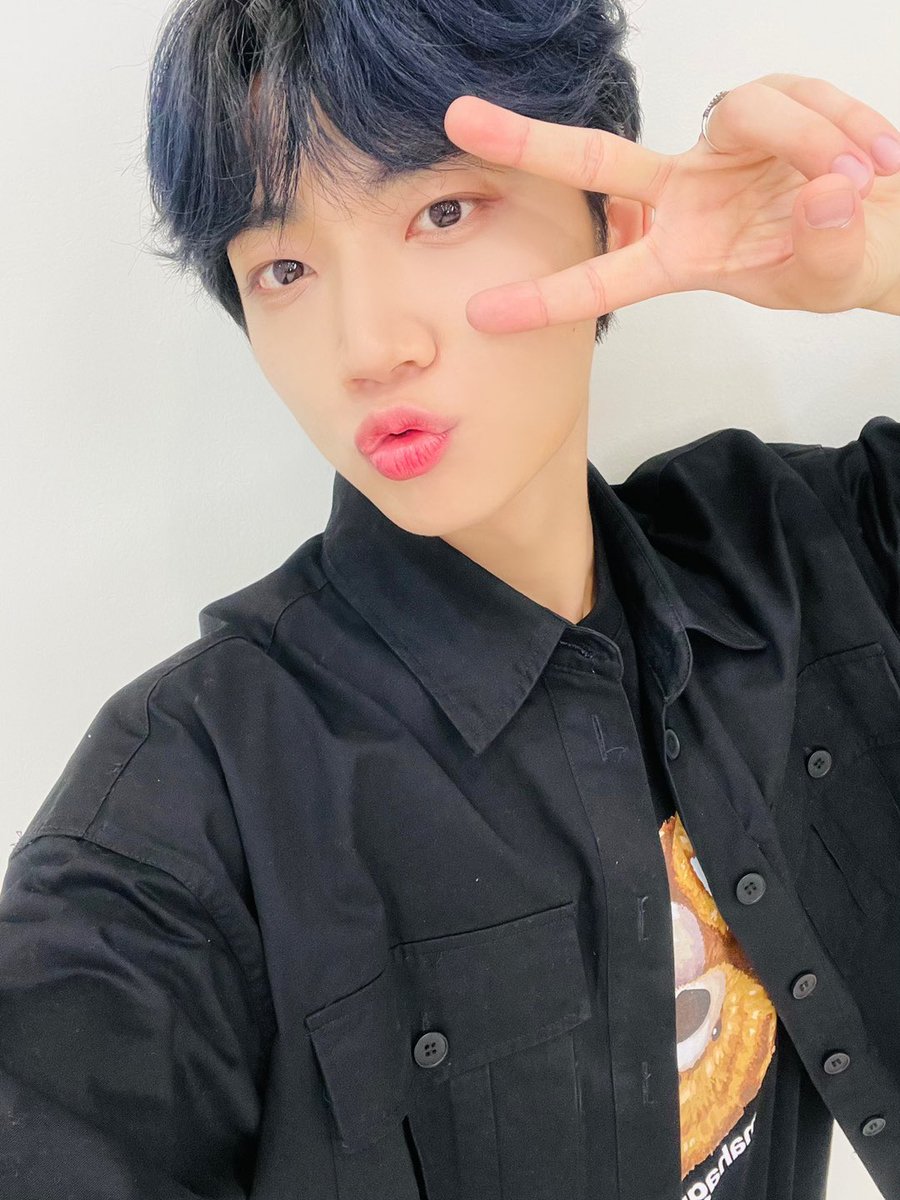 TPST_twt's tweet photo. [#형섭] 오늘도 고생 많았어👍🏻👍🏻💕 https://t.co/UXB8b0a7ua