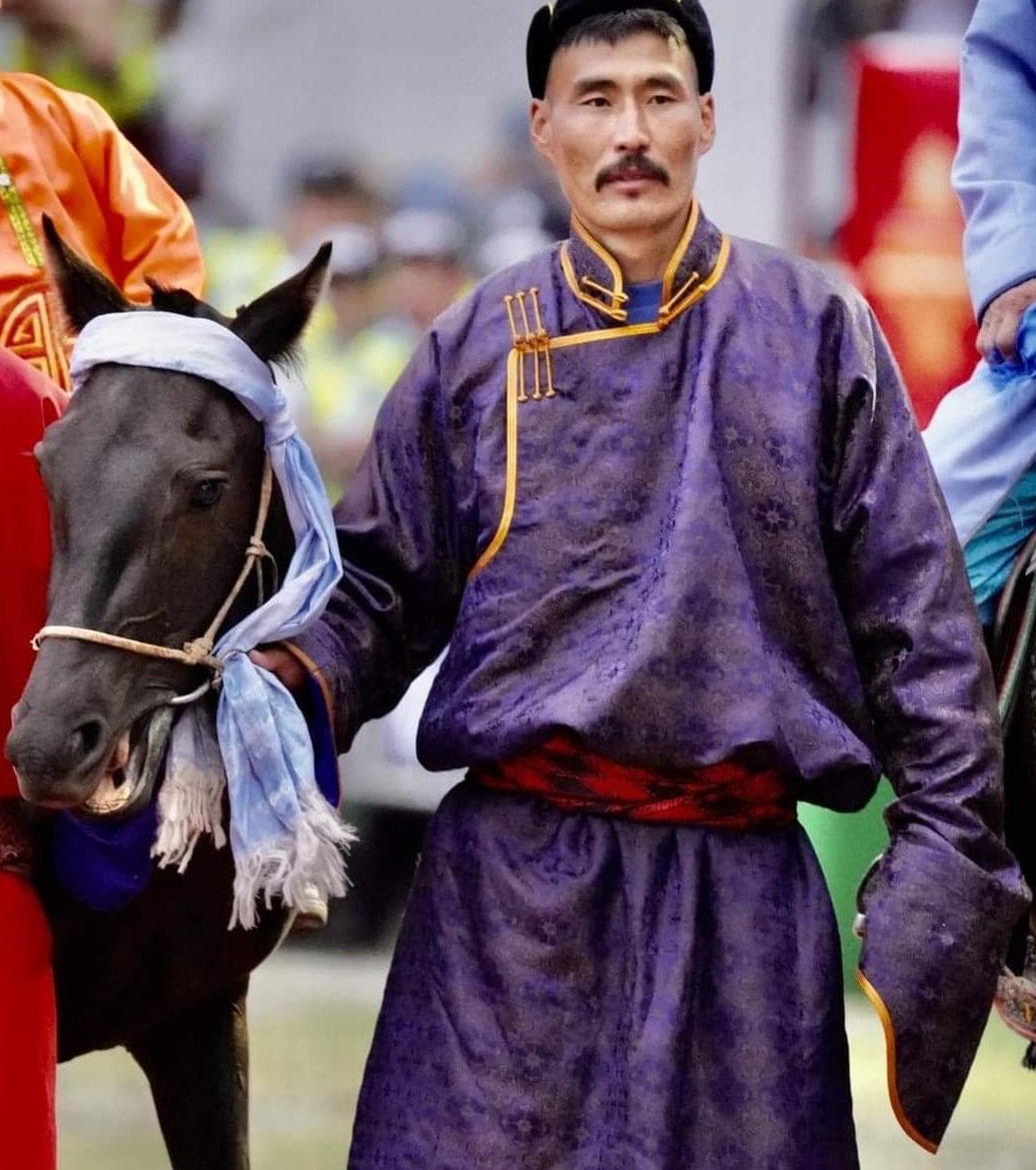 Дундговийн Улаанхүү, түмний хар үрээ Хөдөөний хөх уяач энэ наадмын чимэг боллоо🇲🇳