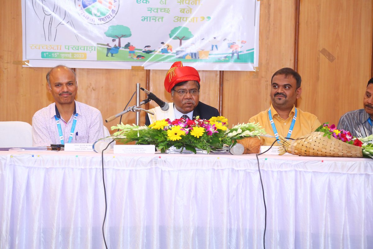 GoIStats's tweet photo. NSSO (FOD), RO Pune organized Poster making Competition and Tree Plantation to spread awareness about Cleanliness and hygiene under Swachhata Pakhwada Campaign, in the presence of the Chief Guest Dr. GP Samanta, Chief Statistician of India and Secretary, MoSPI. https://t.co/35l1aU7cKo