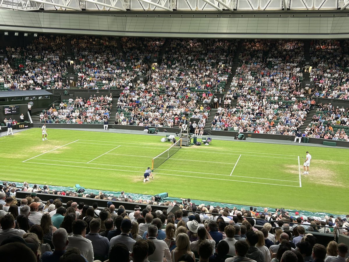 bebe_linguist's tweet photo. We had A TIME seeing Djokovic on centre court at wimbles https://t.co/mxyQqer1xh