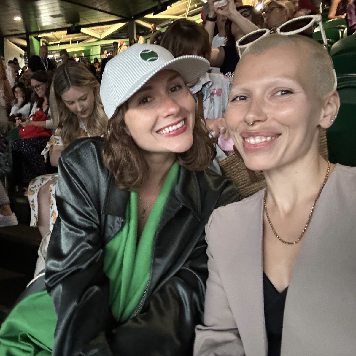 bebe_linguist's tweet photo. We had A TIME seeing Djokovic on centre court at wimbles https://t.co/mxyQqer1xh