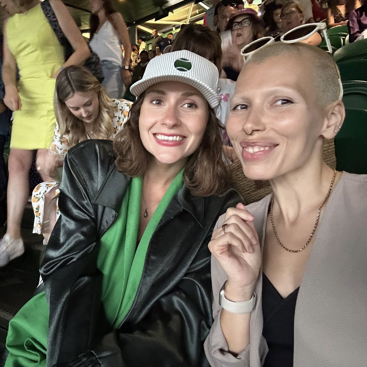 bebe_linguist's tweet photo. We had A TIME seeing Djokovic on centre court at wimbles https://t.co/mxyQqer1xh