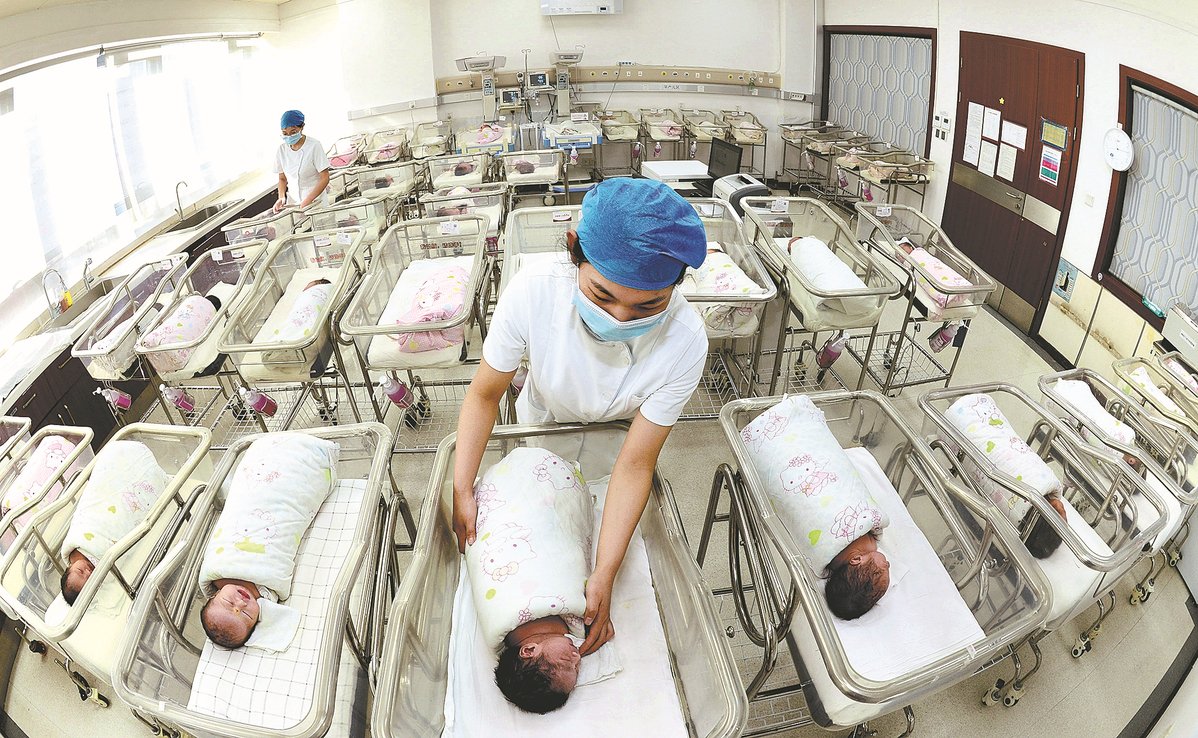 ChinaScience's tweet image. China's maternal and infant mortality rates both dropped to historic lows in 2022, the National Health Commission said.

China's maternal death rate dropped from 43.2 per 100,000 in 2002 to 15.7 per 100,000 in 2022, while infant mortality declined to 4.9 per 1,000 last year.