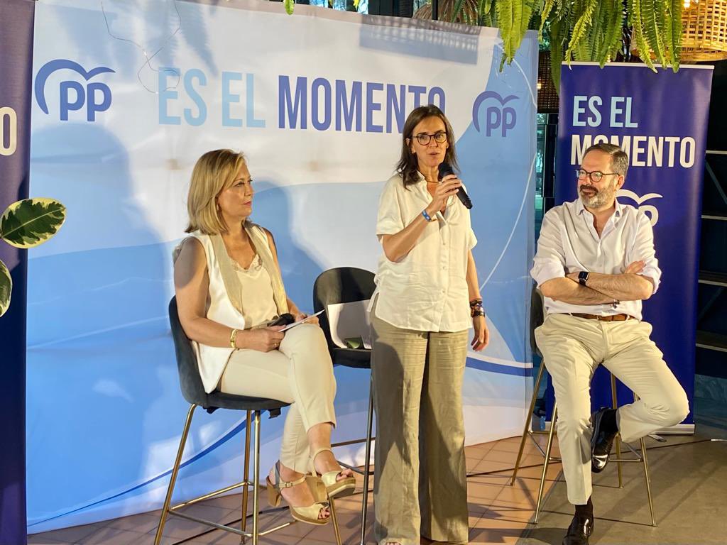 pp_cordoba's tweet image. La vicesecretaria de Políticas Sociales y Reto Demográfico del @ppopular, @carmenfunezdg, ha participado hoy en el Foro “Vidas plenas en igualdad. Medidas para la conciliación familias”.
👇🏽👇🏽

🟣 “La igualdad de oportunidades entre mujeres y hombres es una prioridad para el PP”.