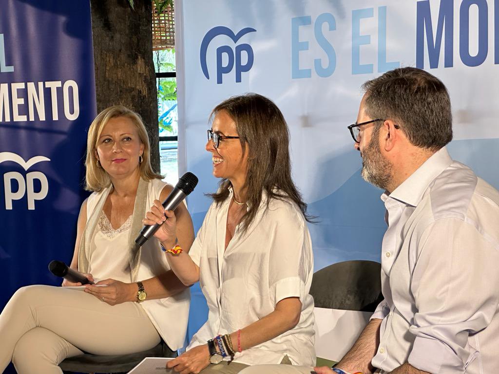 pp_cordoba's tweet image. La vicesecretaria de Políticas Sociales y Reto Demográfico del @ppopular, @carmenfunezdg, ha participado hoy en el Foro “Vidas plenas en igualdad. Medidas para la conciliación familias”.
👇🏽👇🏽

🟣 “La igualdad de oportunidades entre mujeres y hombres es una prioridad para el PP”.