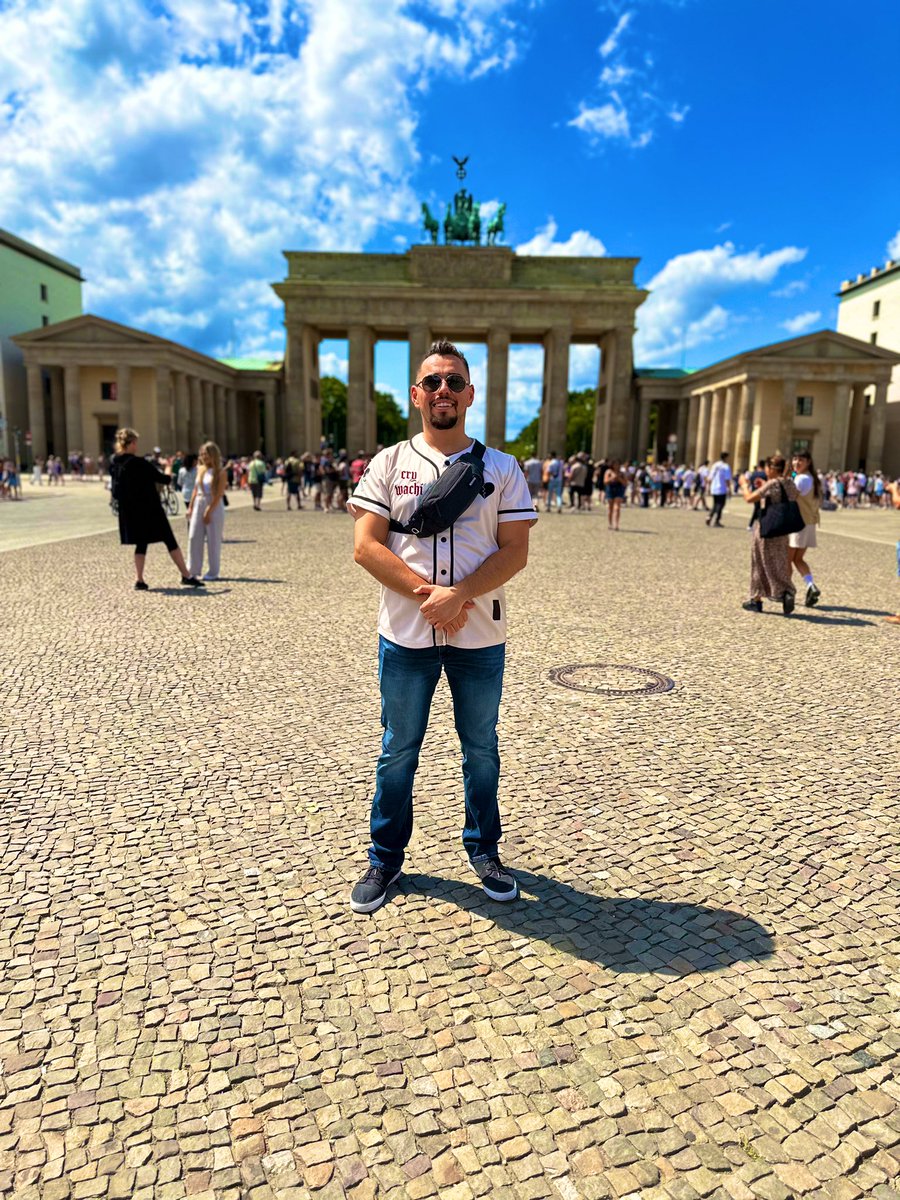 roborobert9's tweet photo. @KaiWachiMusic takes on Berlin…will never get enough of this jersey. https://t.co/2N4uqean32