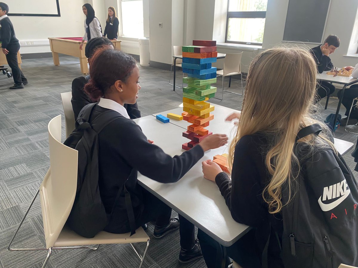 We had a great time today hosting students from @willowfieldSch who participated in a taster session in the College.

The students had the opportunity to tour the College and speak to our lecturers about our courses.

#thinkbig #createyourfuture