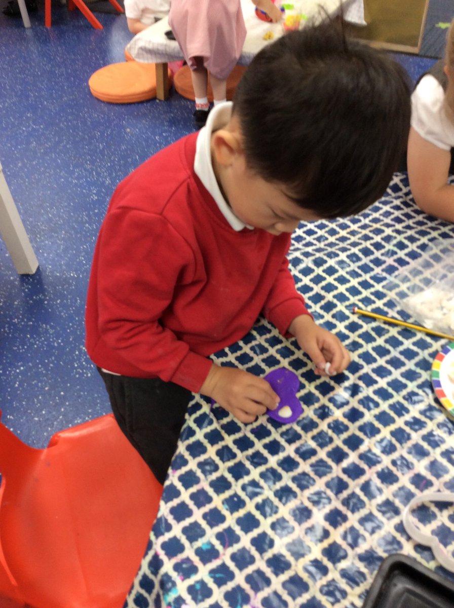 HasNursery's tweet photo. We have been busy making our #SeashellCharms 🐚 ready for #CommunityDay ! 

#Citizenship ❤️ https://t.co/61GyVsRcZv