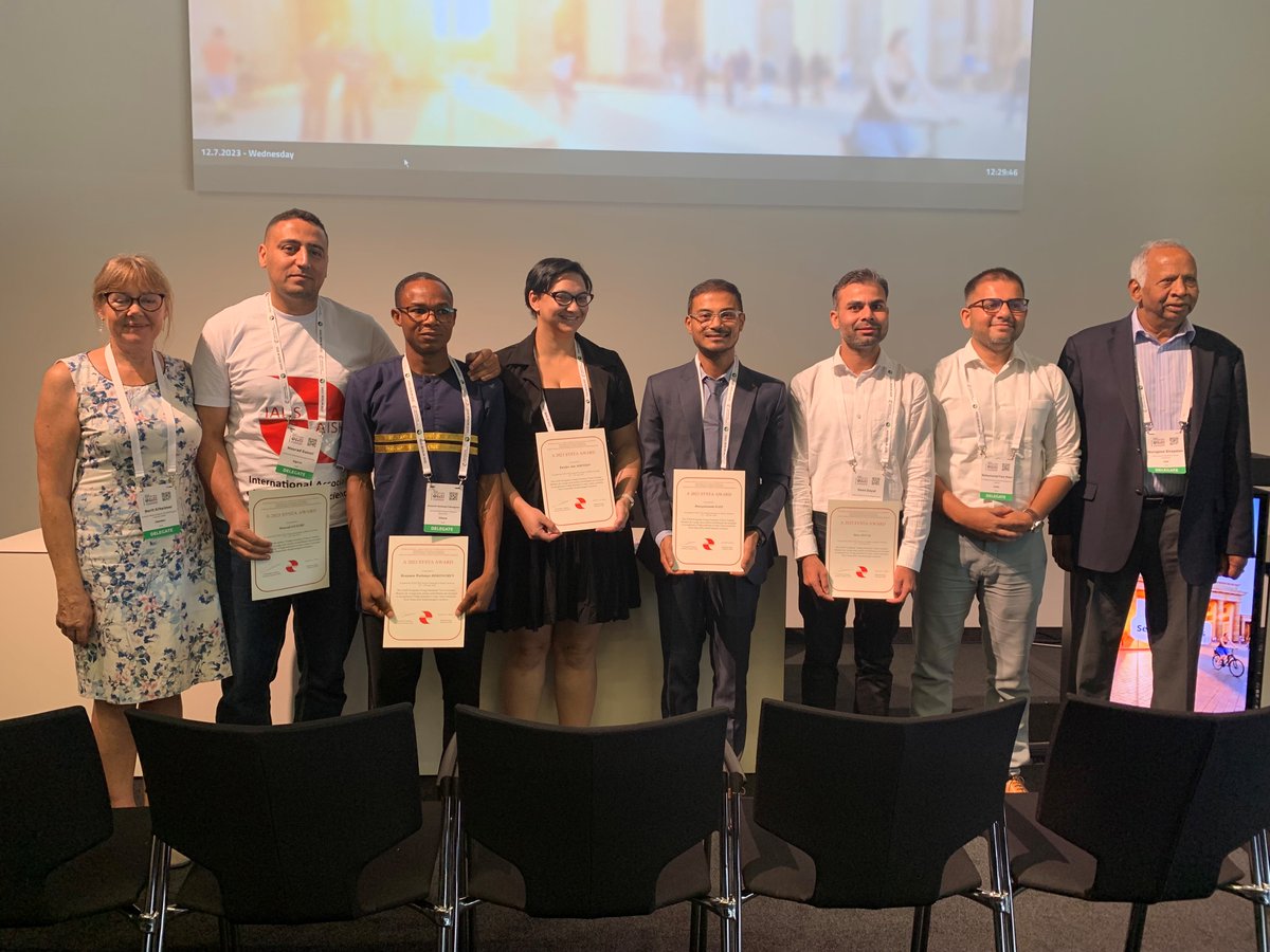 Congratulations to all our #SYSTA Awardees (Sivapalan Young Scientists Travel Award) at today's ceremony at #IUGG2023 in Berlin, with <a href="/MuSivapalan/">Murugesu Sivapalan</a> and <a href="/Hydro_research/">Professor Berit Arheimer</a>. Read more iahs.info/About-IAHS/SYS…