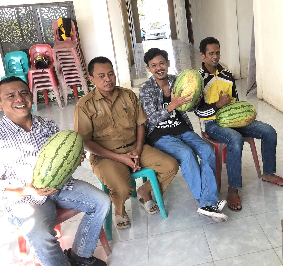 ichwnmdjd's tweet photo. Dana Desa sebagai stimulan pembangunan Desa, peningkatan ketahanan pangan dan Pemberdayaan Masyarakat Desa

#DanaDesaNaikEkonomiMembaik
@jokowi 
@halimiskandarnu
@Kemendespdtt
@malik_haramain
@imansyukri
@taufikmadjid71
@yusradaridesa 
@azzameldzikrie 
@tppkemendes https://t.co/obdazhSNgi
