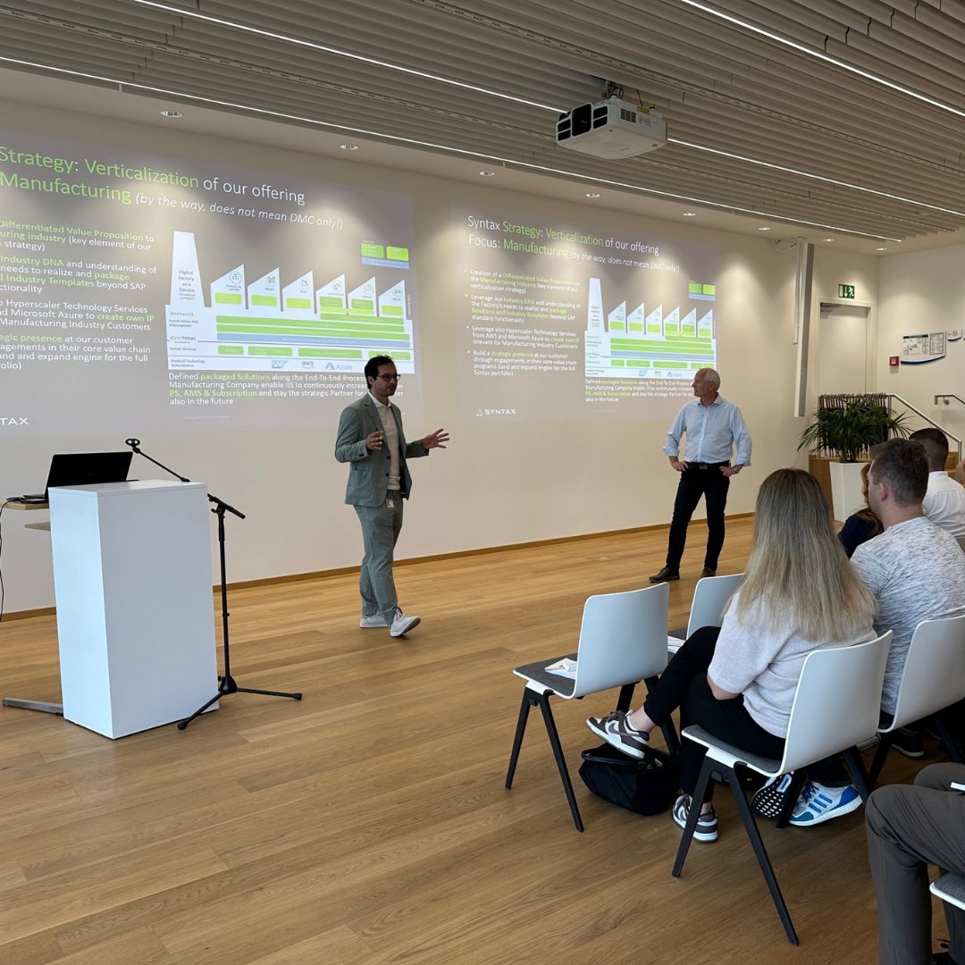 SyntaxSystemsDE's tweet image. Heute beginnt die Syntax University - ein zweitägiger Workshop für neue Mitarbeiter aus dem Bereich Intelligent Industry Service! 🙌🏼Hierbei lernen die Kollegen die einzelne Fachbereiche durch verschiedene Teamleads kennen. Ein spannender erster Tag für unsere Neulinge! ☺️