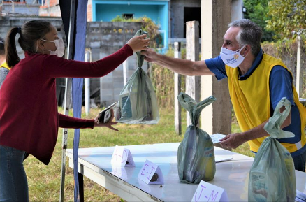 RotaryES's tweet photo. Rotary está formado por Gente de Acción. Llevamos a cabo proyectos en las áreas de educación, salud de madres y niños, medioambiente, prevención de enfermedades y otras áreas que benefician a comunidades de todo el mundo. ¡Ven y participa! Visita: https://t.co/PvRCJsBRiR https://t.co/nFUbRnRePZ