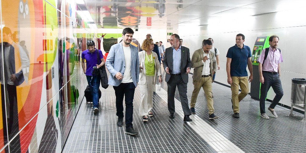 FGCcorporatiu's tweet image. El president d'#FGC, Toni Segarra, amb la #consellera @estercapella La Generalitat construirà dos nous intercanviadors ferroviaris (Volpelleres i  Hospital General) per facilitar la connexió entre les línies S1 i S2 d'#FGC amb la línia R8 de Rodalies

👉 ow.ly/qbPM50P9qs8