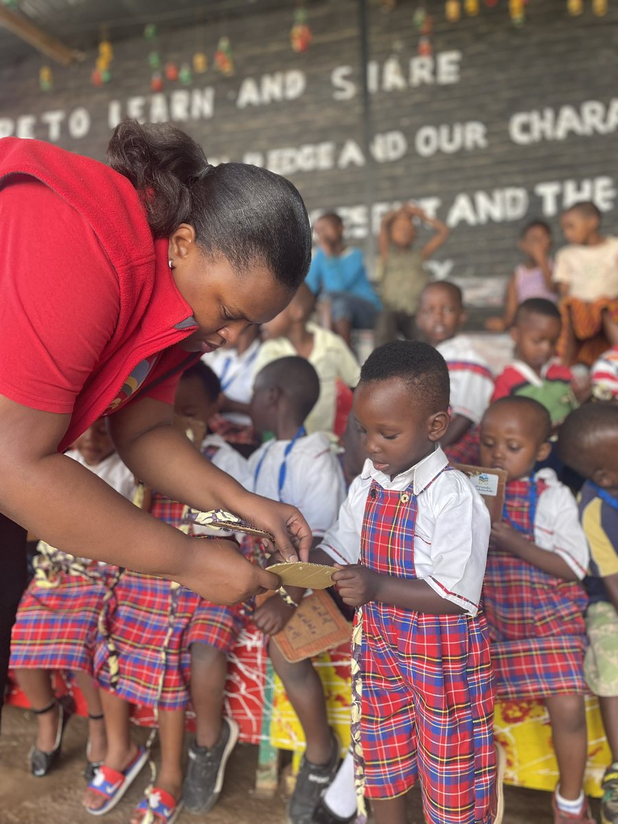 RWBookmobile's tweet photo. Through one of our  #Earlychildhooddevelopment projects with  #rootfoundation in Batsinda our team today was able  teach children about the digital world through playful and fun methods such as making tablets out of cardboards as they close the academic year . 2/2 https://t.co/jn2PHb13Lj