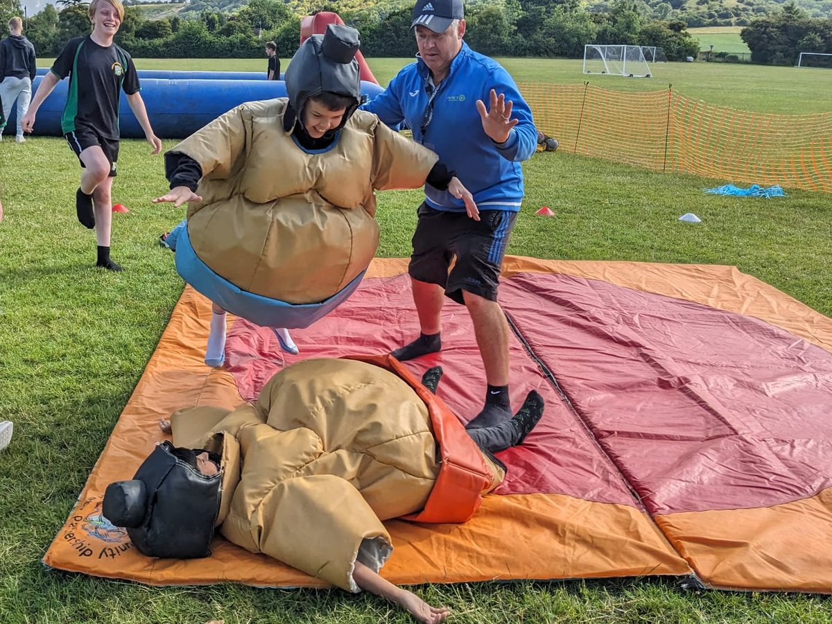 PrincesRisbSch's tweet image. We&apos;re coming to the end of term and it&apos;s time to celebrate our students! Today is Rewards Day for those students who have gained the most achievement points &amp;amp; we look forward to hosting our Celebration of Achievements evening tomorrow.  #inflatablefun #icecream #AspireandAchieve