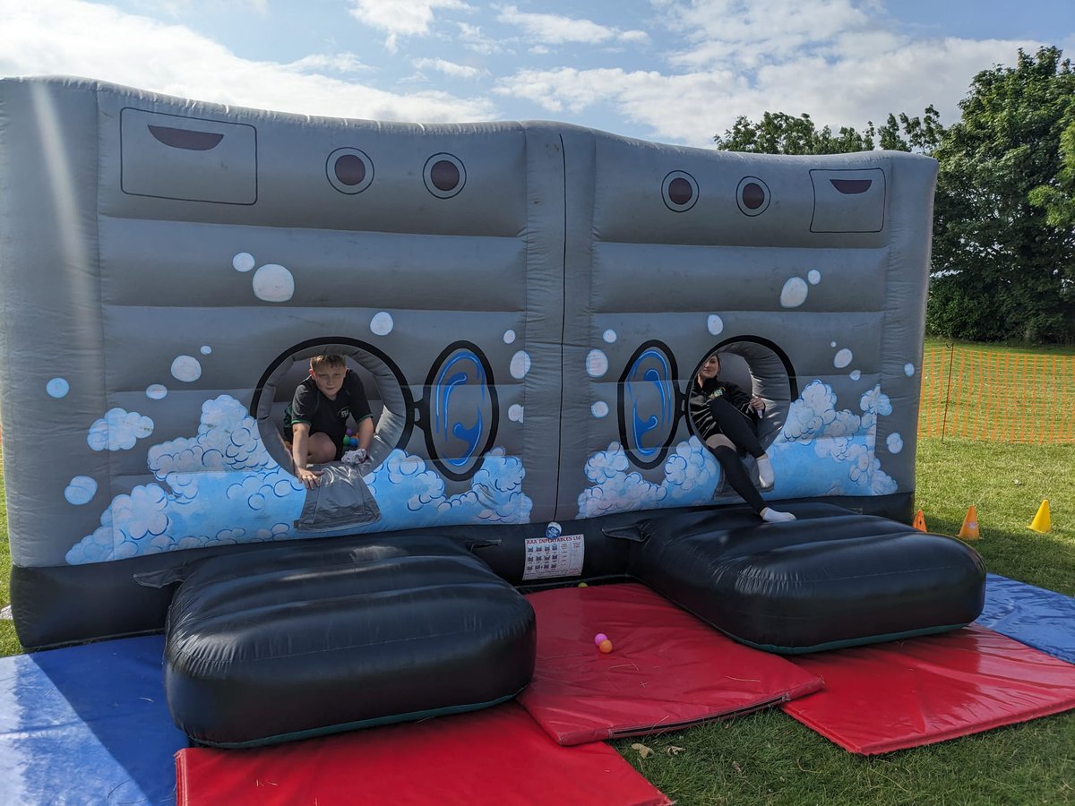 PrincesRisbSch's tweet image. We&apos;re coming to the end of term and it&apos;s time to celebrate our students! Today is Rewards Day for those students who have gained the most achievement points &amp;amp; we look forward to hosting our Celebration of Achievements evening tomorrow.  #inflatablefun #icecream #AspireandAchieve