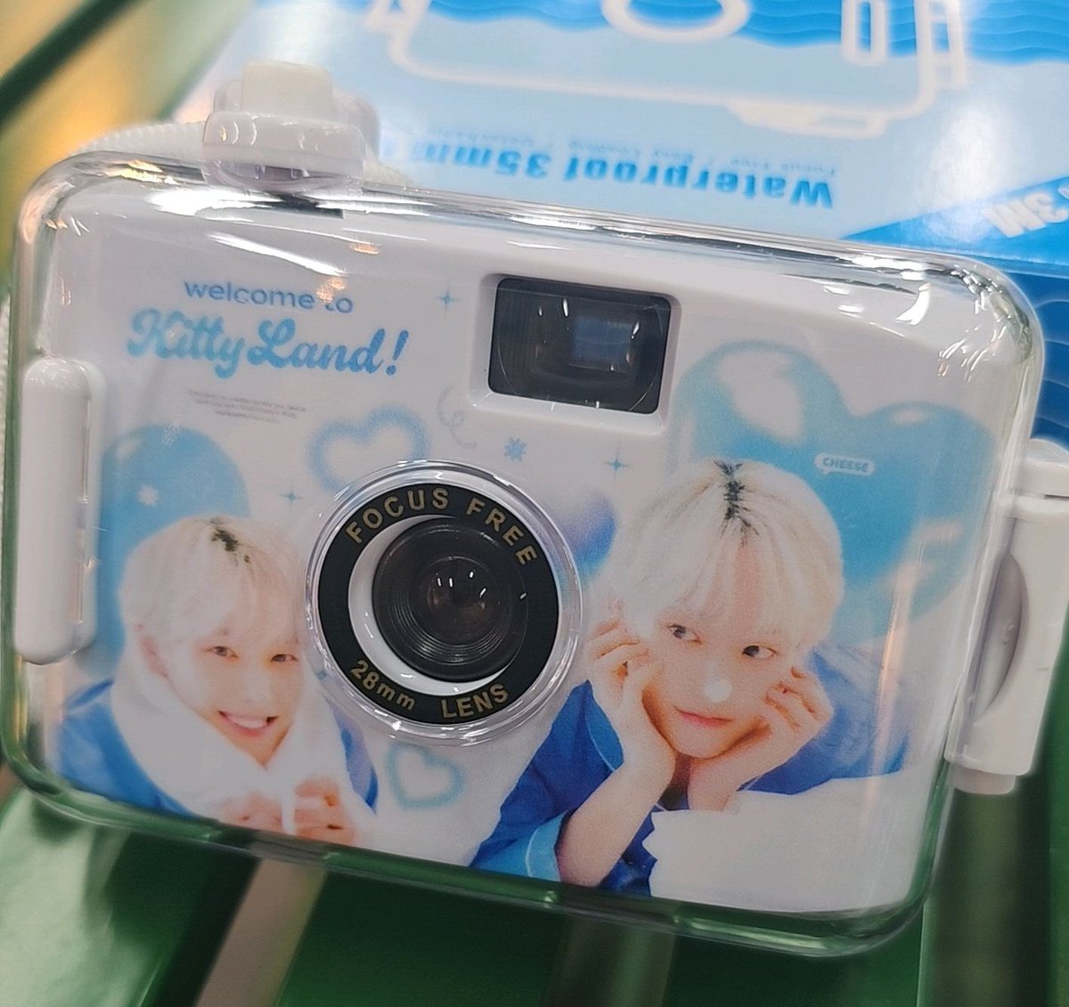 is712___'s tweet image. 너무기여움😍😍😍
#WELCOME_TO_KITTYLAND
퍼스널컬러 군인이시네요 잘생겼어요