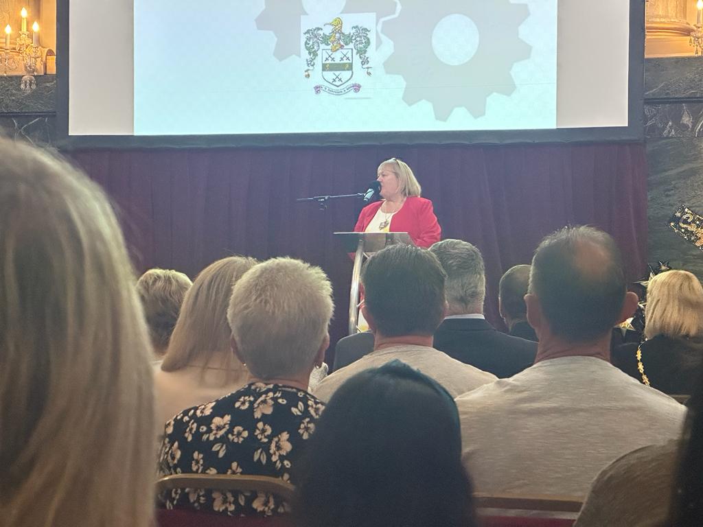 beworkwise's tweet image. John was delighted to be invited to attend the @CutlersBLBW graduation ceremony at @TheCutlersHall last night. Always an inspiring and uplifting event, and great to see the impact on the ambassadors involved.

#youngpeople #gradutation