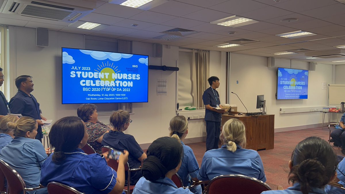 WBurog's tweet photo. A really exciting and fantastic event for our future workforce #graduation2023 #studentnurse #newregistrantrole Massive 👏🏽 to pre reg team for organising and Caroline Dilks, Div Director of Nursing &amp;Quality 4 your congratulation message @JeromeAlagao @keemifernandez @NamdiAN https://t.co/jXmiEj1tOV
