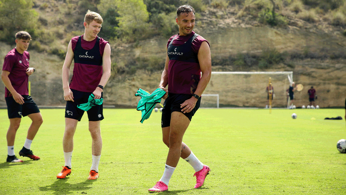 dcfcofficial's tweet photo. Grafting 🥵

#DCFC https://t.co/kSmbDYrIvO