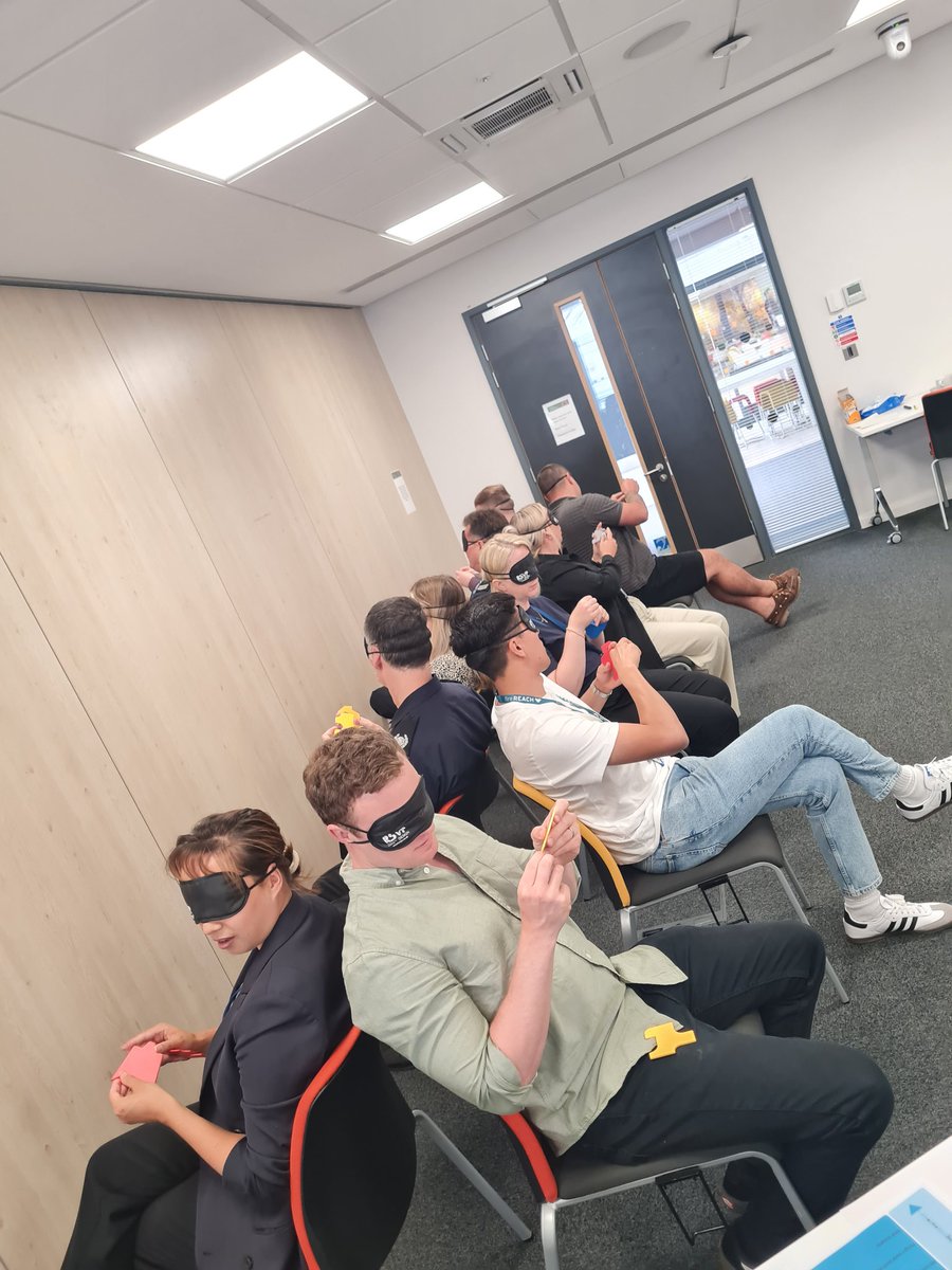 ODHIWFRS's tweet photo. Great group for effective communication this morning. Lots of sharing and adapting of styles. Learning about ourselves and others preferences.@HantsIOW_fire #selfdevelopment #reachingfurther #2waysteet https://t.co/tnfFpvsE02