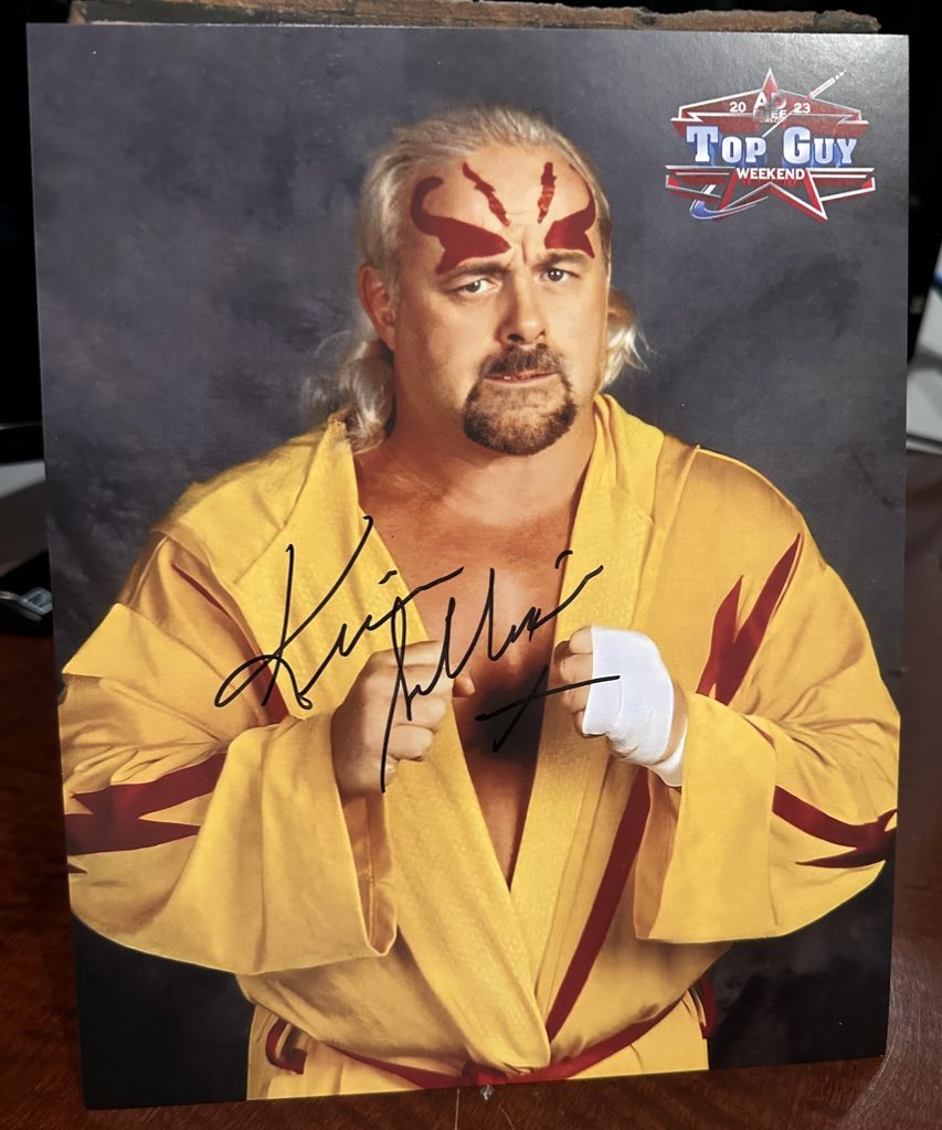 realkevsullivan's tweet image. Want a signed 8x10 from me? All you have to do is Follow &amp;amp; Retweet. 

Will pick a winner on Thursday!