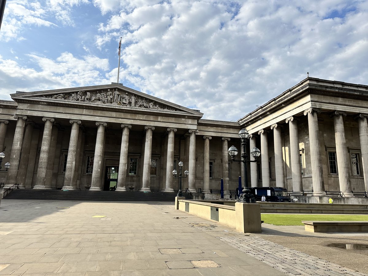 LarryMadowo's tweet photo. Went to the British Museum to see things that belonged to my ancestors https://t.co/fD1u5I7vAM