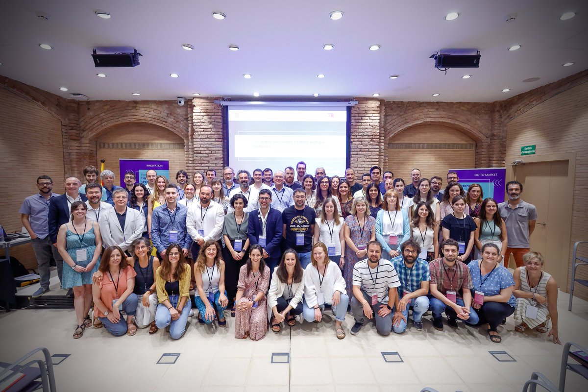 recercauniscat's tweet photo. 📢 Celebració del #DemoDay dins del programa Indústria del coneixement

🤝 Els ponents exposen iniciatives d'innovació davant d'inversors per transferir les idees al mercat

🗣 Inaugurat per la directora de #Transferència, @LaiaArnal i el director executiu #AGAUR Manuel Molina https://t.co/Svh265Ri4S