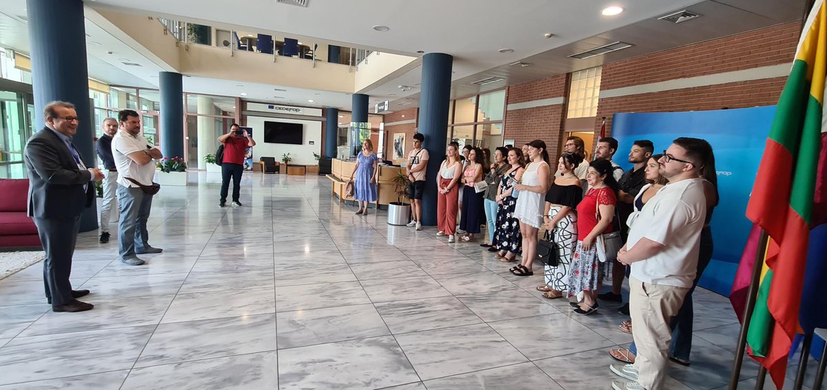 Cedefop's tweet photo. A group of @univofmacedonia students visited Cedefop today with Prof. @DimSkiadas. 👨‍🏫

They were welcomed by Exec Dir @JuergenSiebel and Head of Comms Maurizio Roncaccia. Experts informed them of the Agency's work on #skillsintelligence and #greentransition.🤝

@jeanmonnetchair https://t.co/Z1WV804Zmt