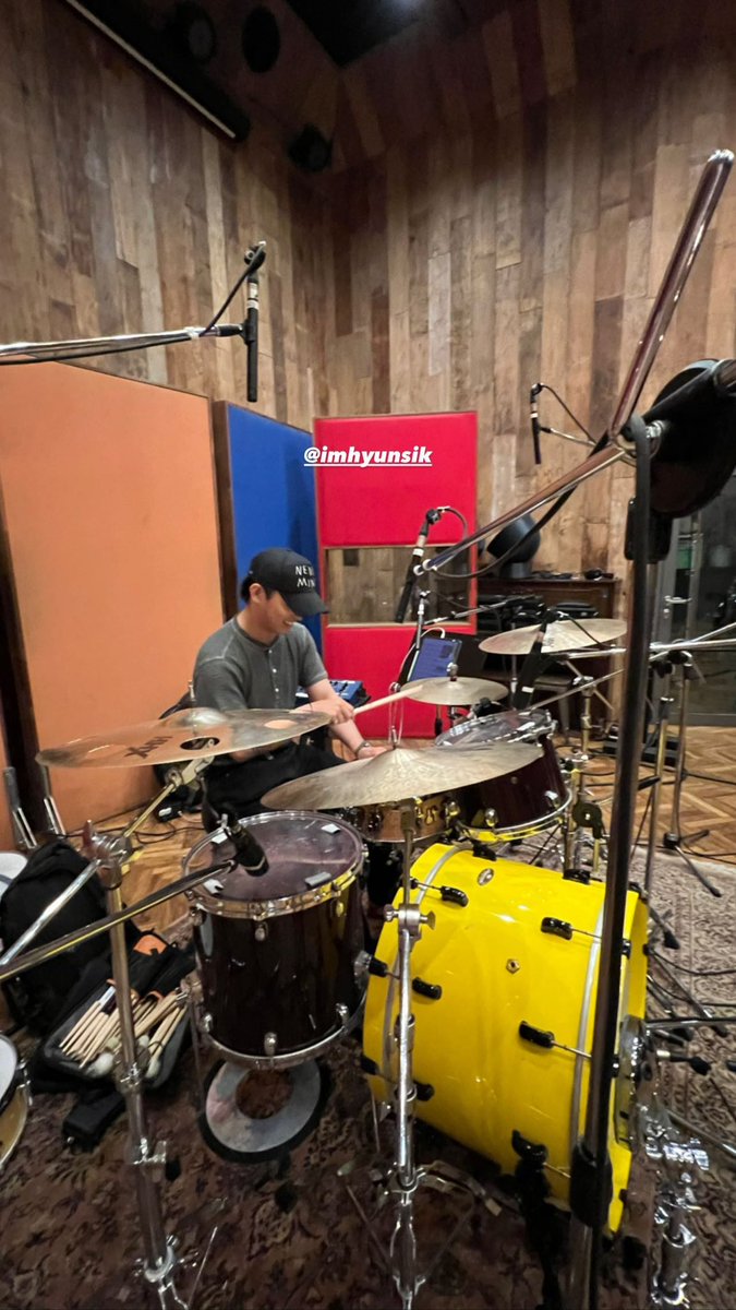 드럼치는오빠를보면심장이뛰는데어떡하죠?
ㄴ ㅈㅅ한데 심장은 원래 뛰어요