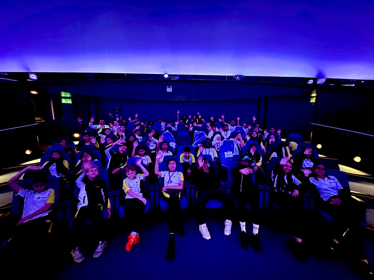 ScienceHolyhead's tweet image. What an amazing visit to the Thinktank with our year 8 students, in which they explored the universe, got up close and personal with dinosaurs and experienced a journey of engineering in Birmingham. @holyhead_school #enrichmentweek #KASE #CRST