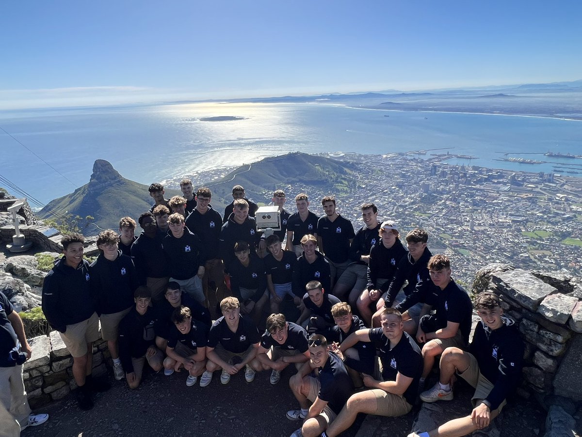 Brillant morning up Table Mountain 
Now off to our first our first stop over and training session #RGS2023SA